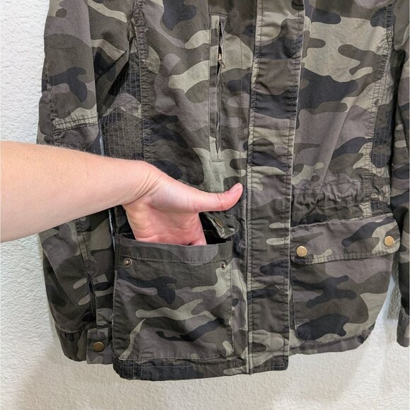 Love Tree Womens Camo Jacket Small Pockets Zip Button Lightweight Cinch Waist - Picture 4 of 13